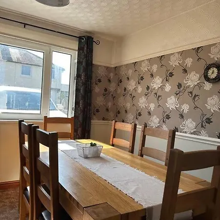 Carlisle The Cathedral And Gateway In Cumbria Apartment *