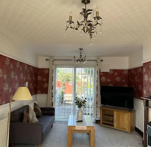 The Cathedral And Gateway In Cumbria * Carlisle (Cumbria)