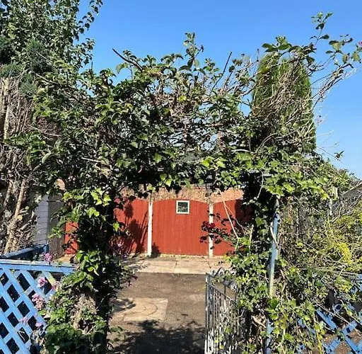 The Cathedral And Gateway In Cumbria Carlisle (Cumbria)